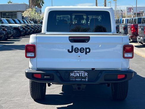 New 2026 Jeep Gladiator Sport AWD/4WD image 6