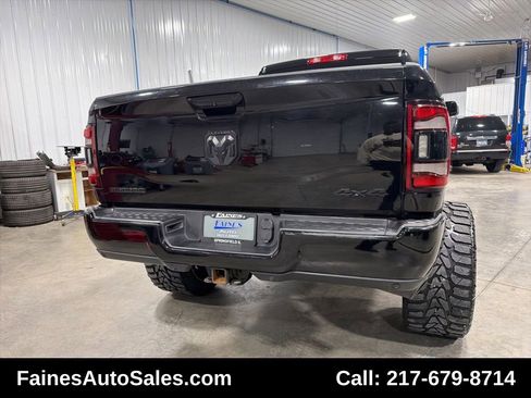 Used 2019 RAM 2500 Big Horn w/ Black Appearance Package image 14