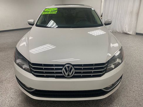 Used 2014 Volkswagen Passat 1.8T SEL Premium image 2