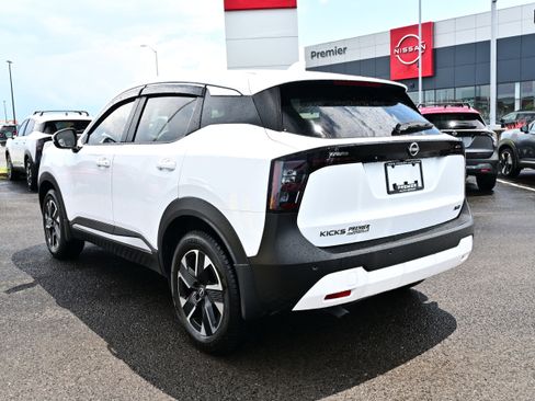 Certified 2025 Nissan Kicks SV AWD/4WD image 6