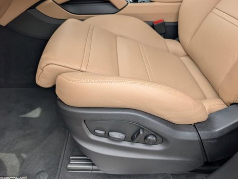 Certified 2026 Porsche Cayenne E-Hybrid AWD/4WD image 23