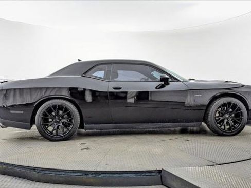 Used 2015 Dodge Challenger R/T Plus image 9