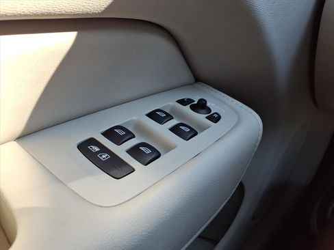 Certified 2023 Volvo XC60 B5 Plus image 29