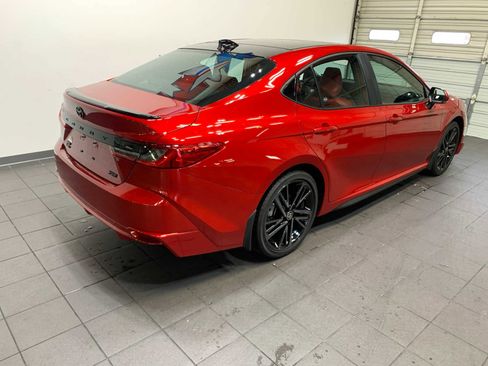 Used 2025 Toyota Camry XSE image 3