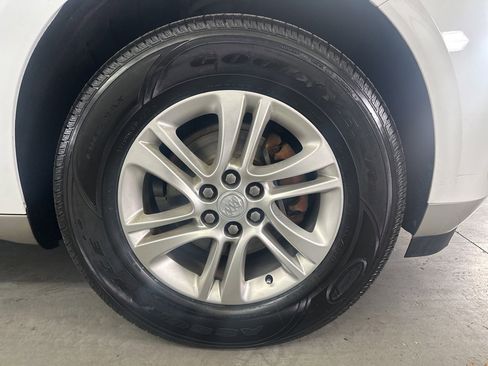 Used 2020 Buick Enclave Essence image 4