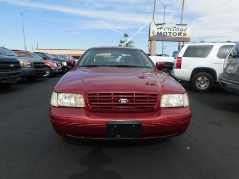 Used 2003 Ford Crown Victoria LX image 2