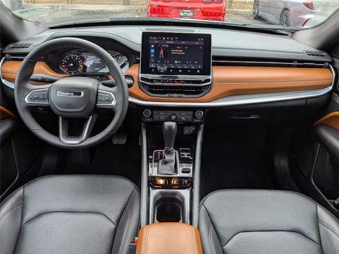 Certified 2024 Jeep Compass Limited image 16