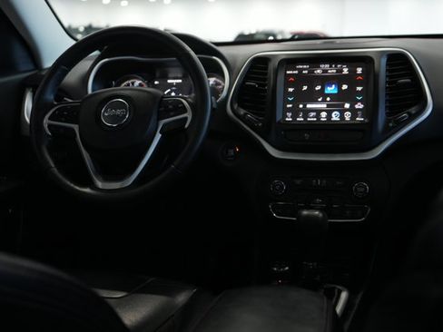 Used 2016 Jeep Cherokee Trailhawk w/ Comfort/Convenience Group image 18