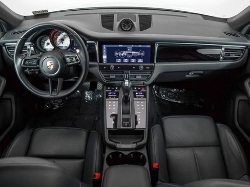 Certified 2024 Porsche Macan AWD/4WD image 15