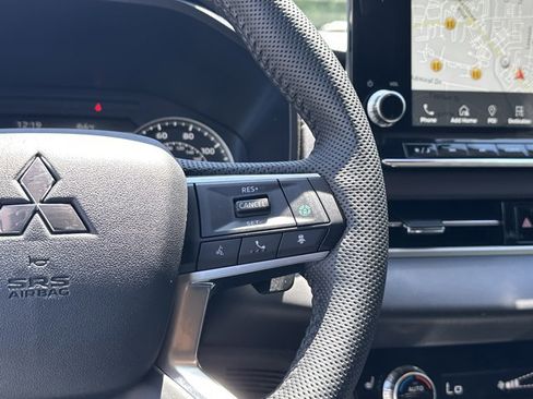 Used 2023 Mitsubishi Outlander SE FWD image 31