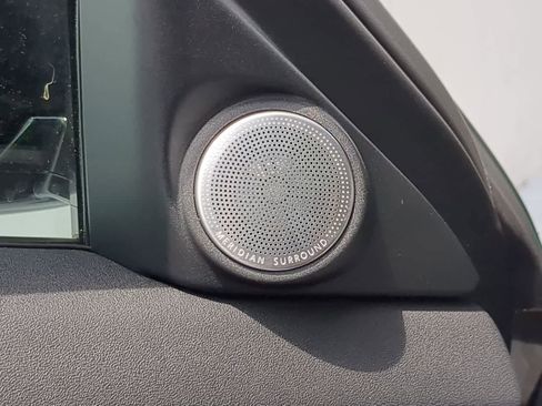 Certified 2025 Land Rover Range Rover Evoque Dynamic SE image 31