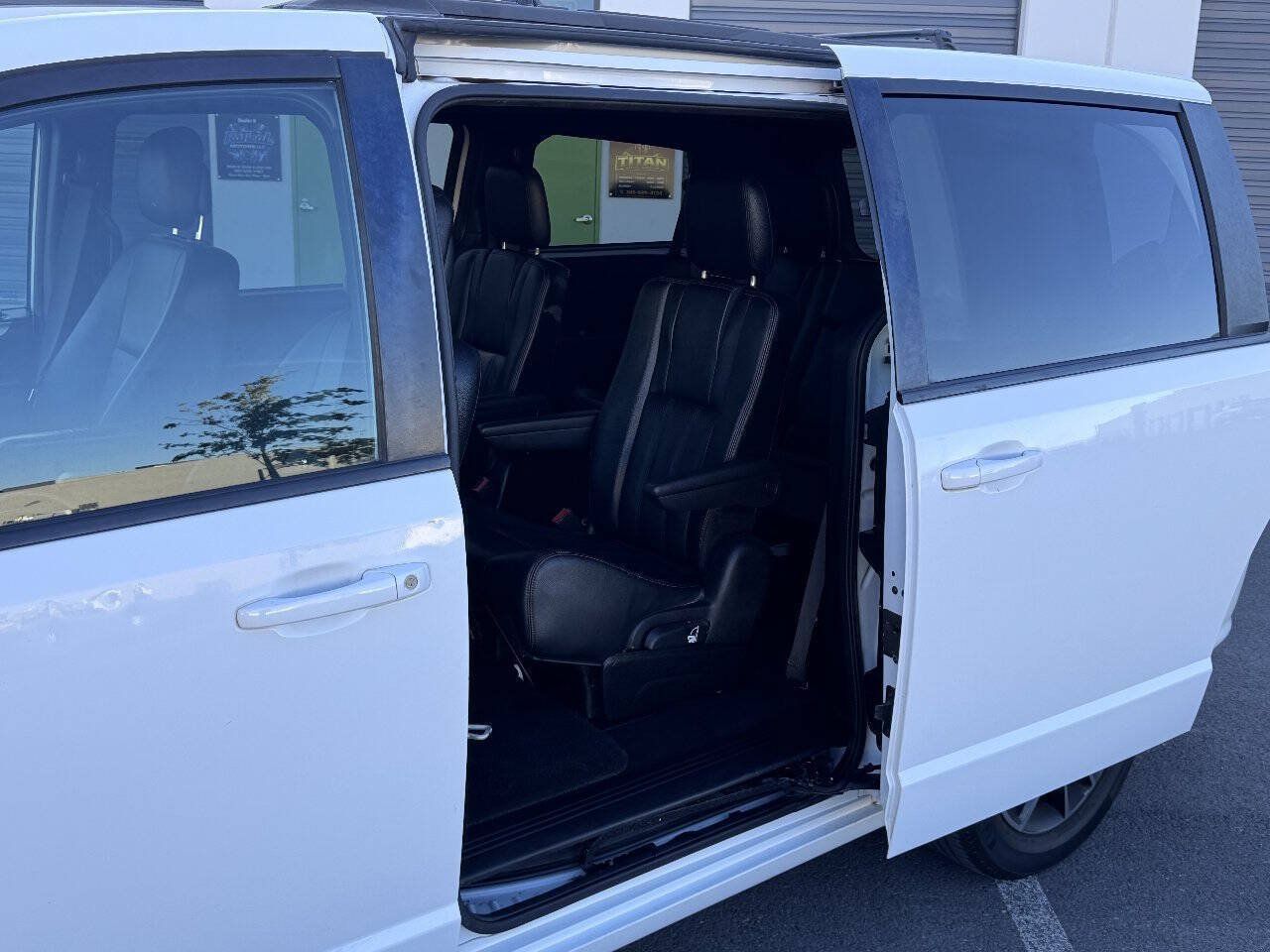 Used 2018 Dodge Grand Caravan GT FWD image 8