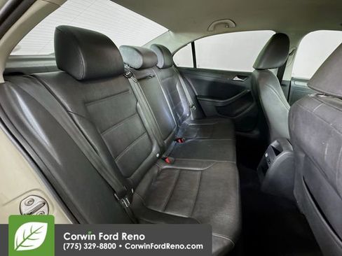 Used 2011 Volkswagen Jetta SE image 23