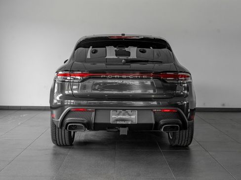 Certified 2025 Porsche Macan image 4