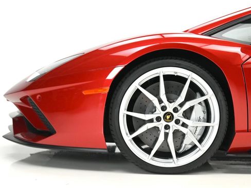 Used 2018 Lamborghini Aventador S AWD/4WD image 32