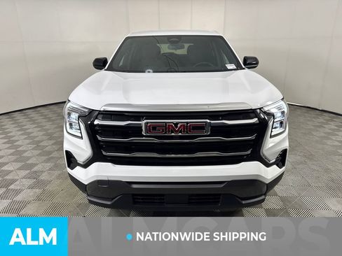 Used 2026 GMC Terrain Elevation image 2