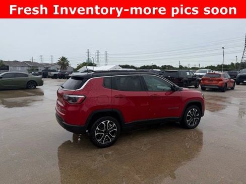 Used 2023 Jeep Compass Limited AWD/4WD image 3