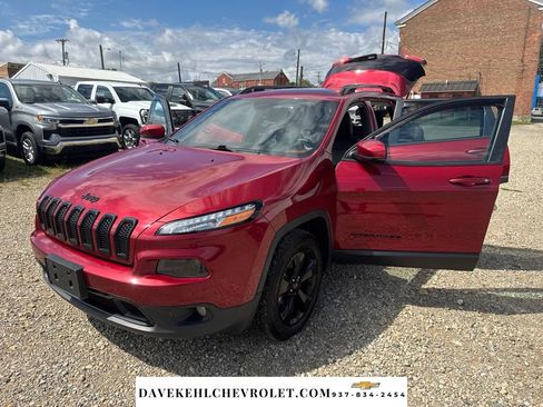 Used 2017 Jeep Cherokee High Altitude AWD/4WD image 16