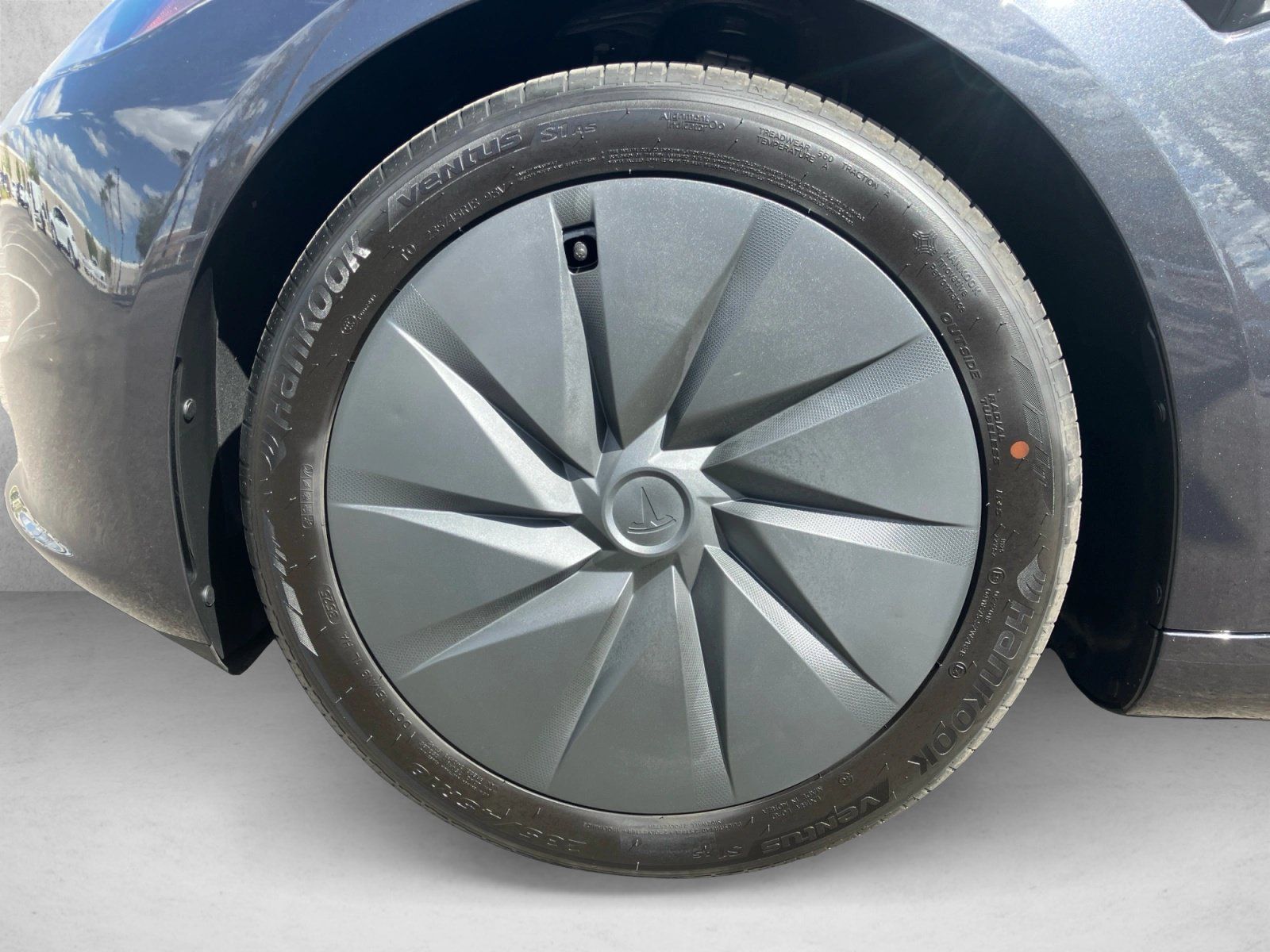 Used 2025 Tesla Model 3 Long Range RWD image 9