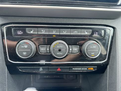 Used 2023 Volkswagen Atlas SE AWD/4WD image 38