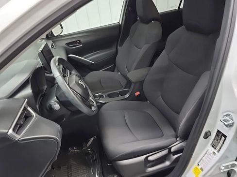Used 2023 Toyota Corolla Cross LE w/ Moonroof Package AWD/4WD image 30