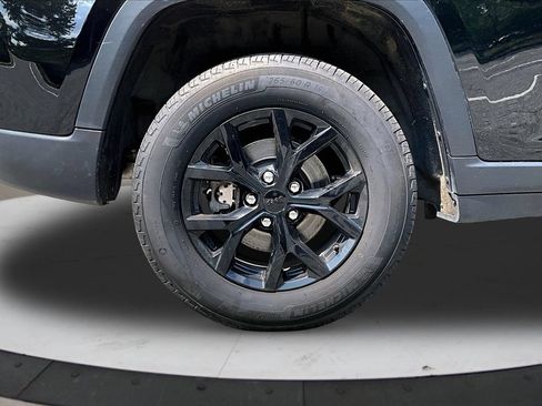 Certified 2024 Jeep Grand Cherokee Altitude AWD/4WD image 36