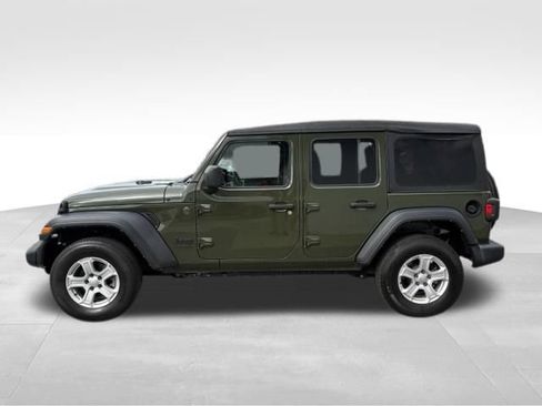 Used 2022 Jeep Wrangler Unlimited Sport AWD/4WD image 12