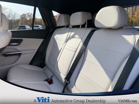 Used 2024 Mercedes-Benz GLC 300 4MATIC image 22