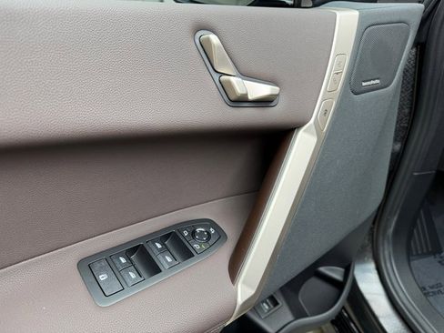 New 2026 BMW iX xDrive60 w/ Premium Package image 11