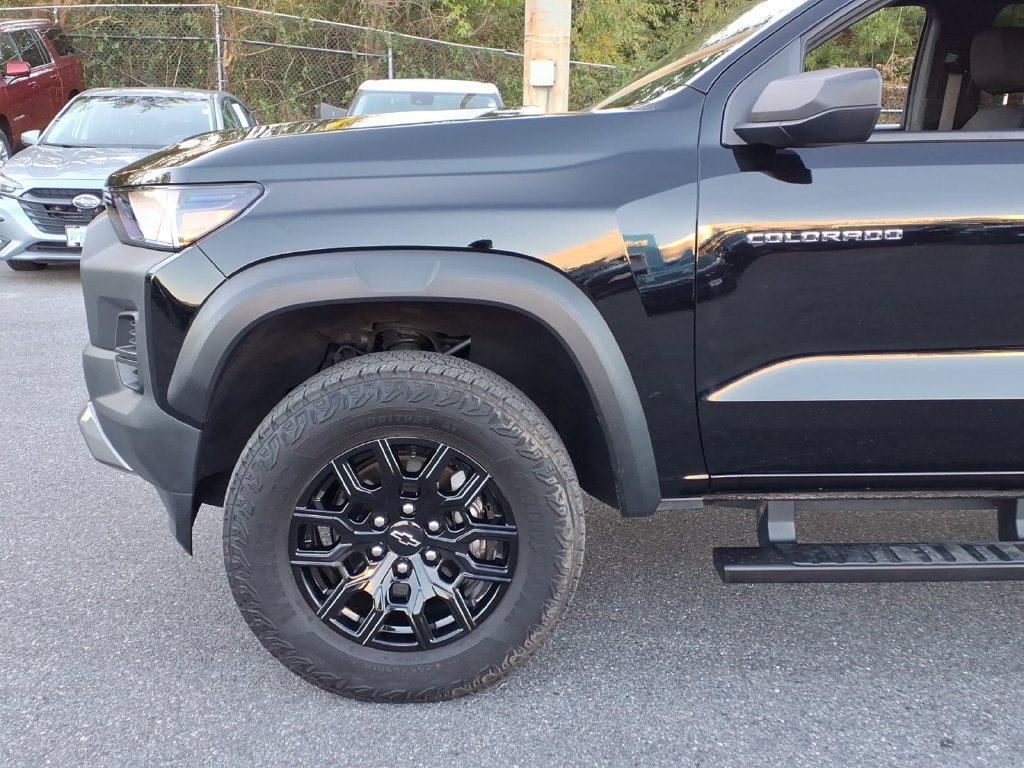 Certified 2024 Chevrolet Colorado Trail Boss w/ Advanced Trailering Package AWD/4WD image 6