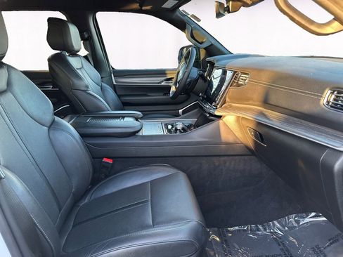 Used 2023 Jeep Wagoneer Series II image 15