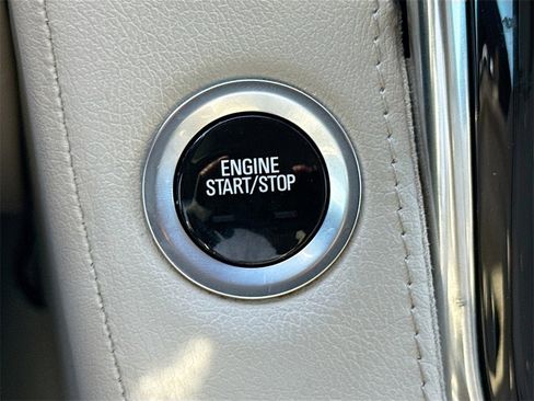 Used 2018 Cadillac Escalade Luxury image 22