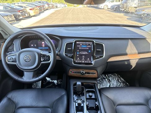Used 2023 Volvo XC90 B6 Plus AWD/4WD image 23