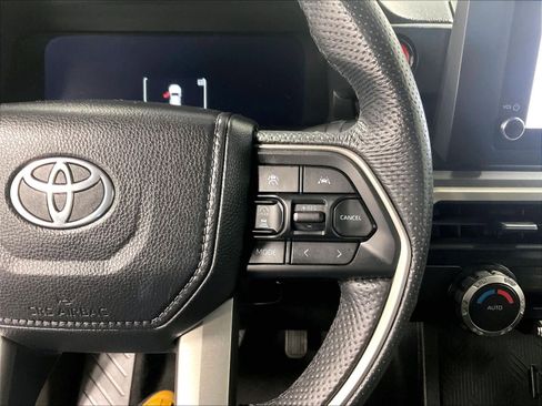 Used 2024 Toyota Tacoma TRD Off-Road image 24