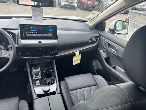 New 2026 Nissan Rogue Platinum w/ Platinum Premium Package AWD/4WD image 19