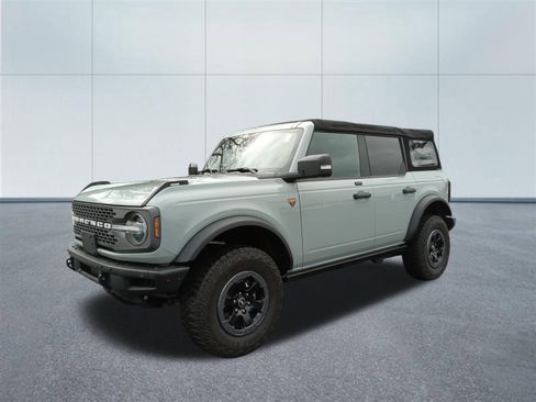 Used 2021 Ford Bronco Badlands image 1