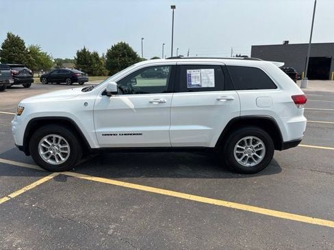 Used 2020 Jeep Grand Cherokee Laredo AWD/4WD image 15