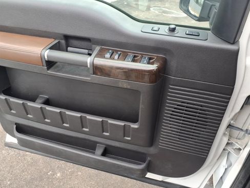 Used 2015 Ford F250 Platinum image 13