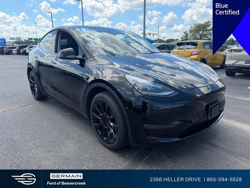 Used 2023 Tesla Model Y Long Range AWD/4WD image 1