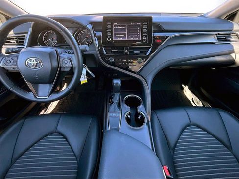 Used 2024 Toyota Camry SE image 14