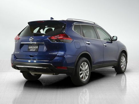Used 2017 Nissan Rogue SV AWD/4WD image 5
