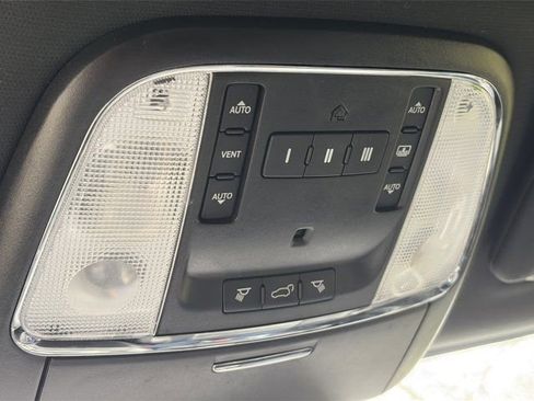 Used 2016 Jeep Grand Cherokee Limited w/ Luxury Group II image 25