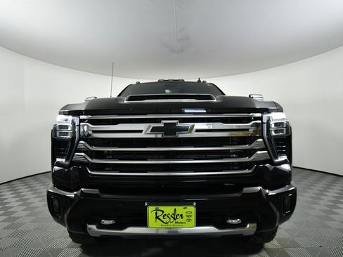 Used 2024 Chevrolet Silverado 2500 High Country w/ Technology Package image 7