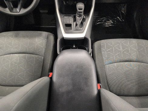 Used 2025 Toyota RAV4 XLE AWD/4WD image 17