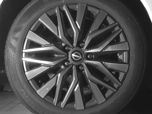 Used 2025 Nissan Altima 2.5 SV FWD image 15