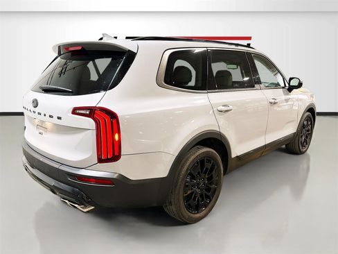 Used 2021 Kia Telluride SX w/ Nightfall Edition Package image 7