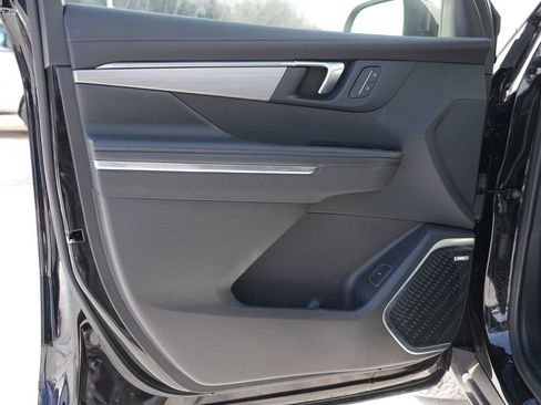 Used 2025 Buick Enclave Preferred image 14