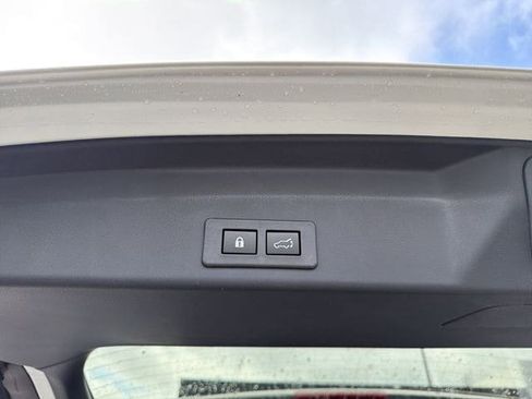 New 2026 Subaru Ascent Limited AWD/4WD image 13