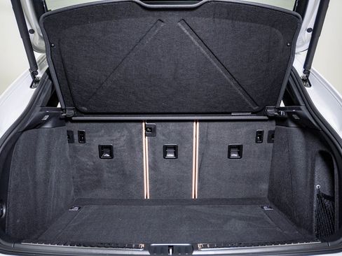 Certified 2025 Porsche Macan image 28