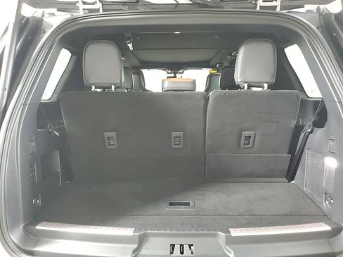 Certified 2024 Lincoln Navigator Reserve w/ Monochromatic Package AWD/4WD image 8